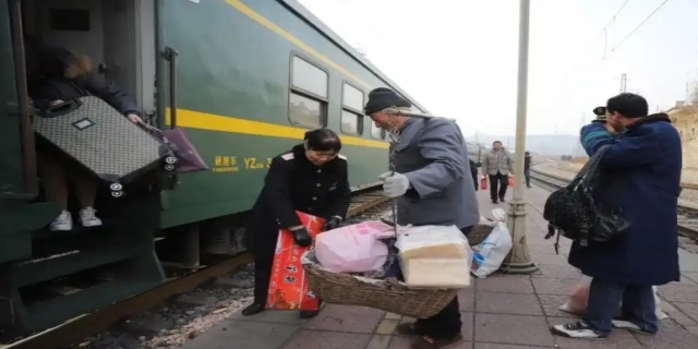 一次能带多少条香烟坐火车